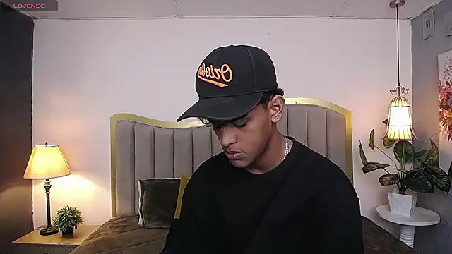 Snapshot of jhos_padill chatting on 06-19-26, 01:26 jhos padill online show from 06-19-26, 01:26