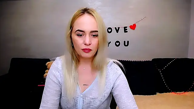 LiluMoon   online show from 04-09-26, 04:23