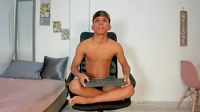 tyler twink boy online show from 05-01-26, 01:16