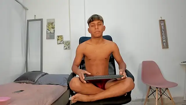 tyler twink boy online show from 05-03-26, 12:55