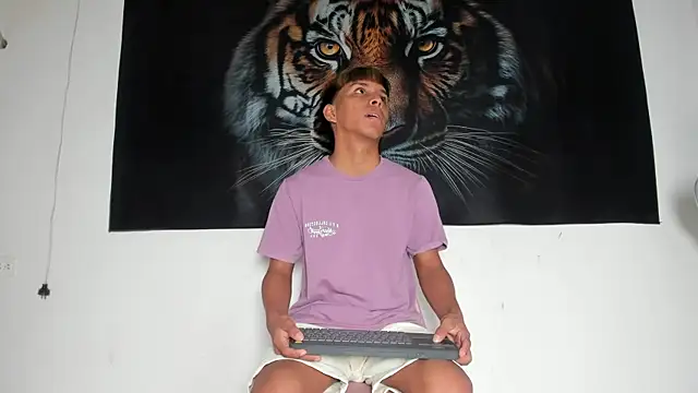 tyler twink boy online show from 05-25-26, 01:17