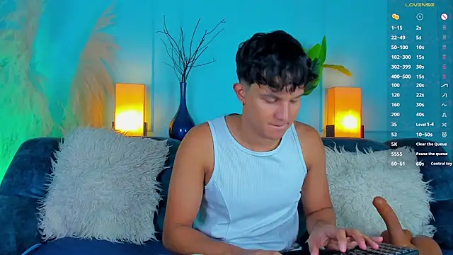 Leo Savage  online show from 02-18-26, 03:57