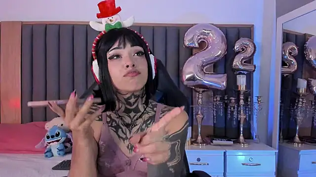 misstomie  online show from 12-04-25, 04:38