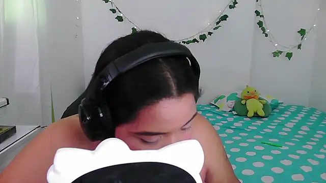 Snapshot of Juicy_elenxx chatting on 06-17-26, 08:54 Juicy elenxx online show from 06-17-26, 08:54