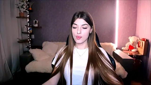 Snapshot of Dianaa_Lee0 chatting on 02-19-26, 08:27 Dianaa Lee0 online show from 02-19-26, 08:27