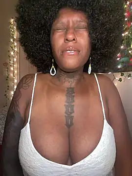 MistiSavannah online show from 06-11-26, 02:33