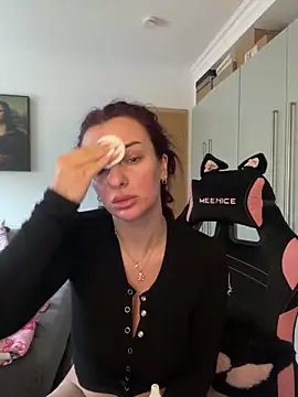 Snapshot of OliviaaFischer chatting on 03-21-26, 02:42 OliviaaFischer online show from 03-21-26, 02:42