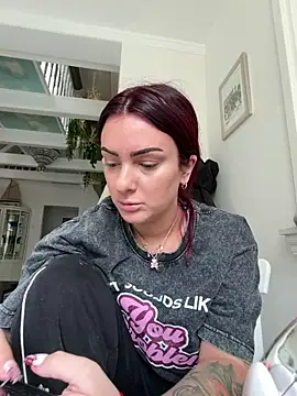 Snapshot of OliviaaFischer chatting on 04-01-26, 01:41 OliviaaFischer online show from 04-01-26, 01:41