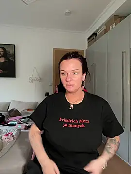 Snapshot of OliviaaFischer chatting on 04-05-26, 05:32 OliviaaFischer online show from 04-05-26, 05:32