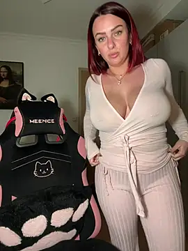 Snapshot of OliviaaFischer chatting on 04-06-26, 08:10 OliviaaFischer online show from 04-06-26, 08:10