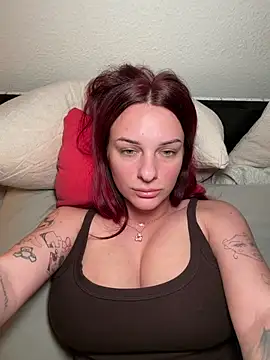 Snapshot of OliviaaFischer chatting on 04-12-26, 11:43 OliviaaFischer online show from 04-12-26, 11:43