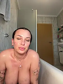 OliviaaFischer online show from 05-17-26, 05:42