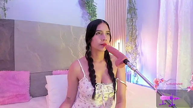 Emmiicute online show from 02-06-26, 02:42