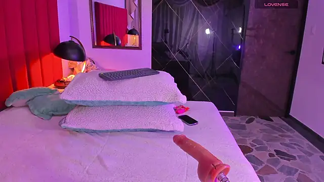 eimy jones  online show from 01-17-26, 03:22