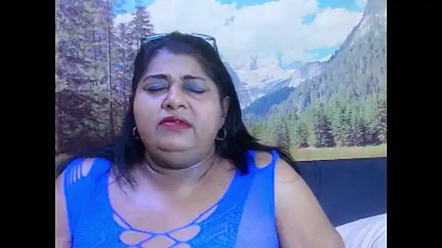 Snapshot of indianhoney694u chatting on 01-15-26, 05:12 indianhoney694u online show from 01-15-26, 05:12