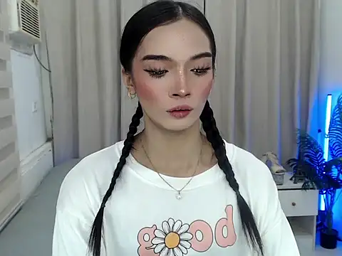 Snapshot of anastasia_cums chatting on 10-03-25, 05:43 anastasia cums online show from 10-03-25, 05:43