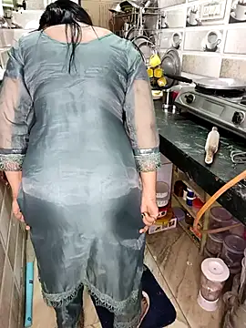 PRIYA 22 online show from 11-16-25, 06:13