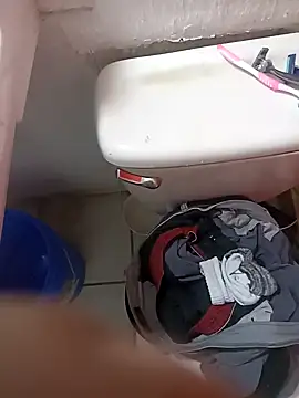 Snapshot of sanf8z chatting on 10-17-25, 06:27 sanf8z online show from 10-17-25, 06:27