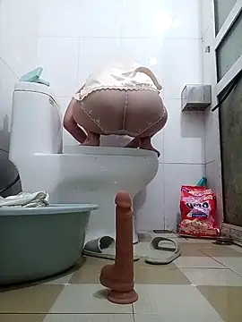 Snapshot of July-Asian chatting on 03-04-26, 11:38 July-Asian online show from 03-04-26, 11:38