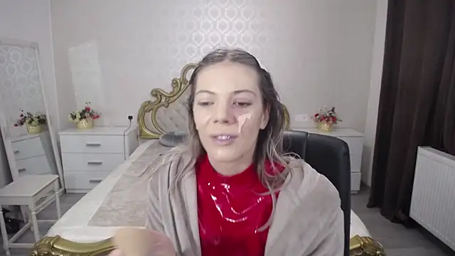 Snapshot of AmberTop chatting on 10-15-25, 07:19 AmberTop online show from 10-15-25, 07:19