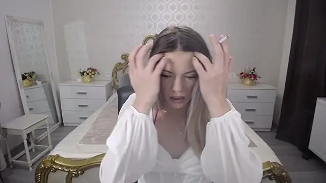 Snapshot of AmberTop chatting on 11-21-25, 08:24 AmberTop online show from 11-21-25, 08:24