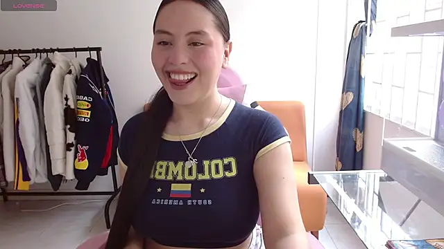 madissooon   online show from 06-02-26, 07:27