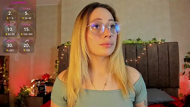 LanaMills  online show from 03-20-26, 03:55