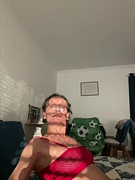 Snapshot of Chris06d22@xh chatting on 07-05-26, 06:37 Chris06d22xh online show from 07-05-26, 06:37