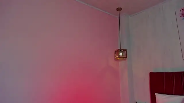 Snapshot of elisabethflores chatting on 06-18-26, 08:57 elisabethflores online show from 06-18-26, 08:57