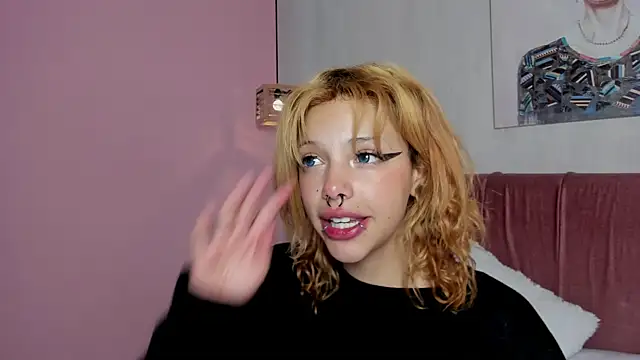 Snapshot of elisabethflores chatting on 06-25-26, 05:12 elisabethflores online show from 06-25-26, 05:12