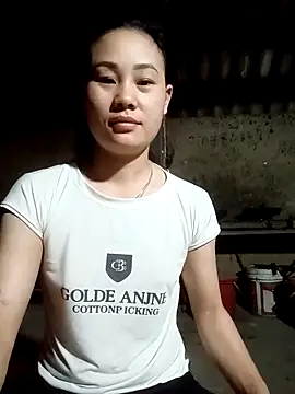 Snapshot of Ruaiuoi chatting on 04-17-26, 09:51 Ruaiuoi online show from 04-17-26, 09:51