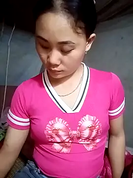 Snapshot of Ruaiuoi chatting on 04-18-26, 12:09 Ruaiuoi online show from 04-18-26, 12:09