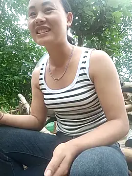 Snapshot of Ruaiuoi chatting on 05-23-26, 02:28 Ruaiuoi online show from 05-23-26, 02:28