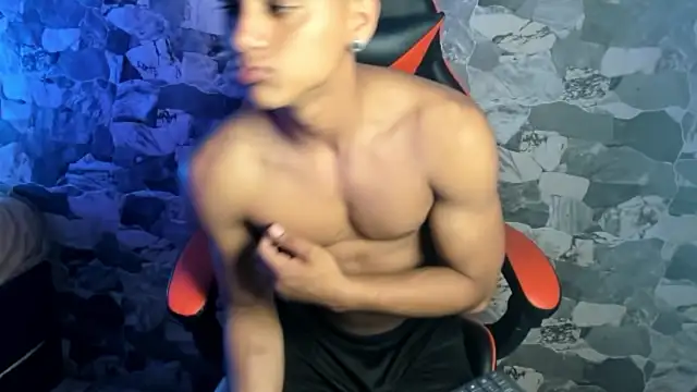 ZYZZ1312 online show from 05-23-26, 04:18