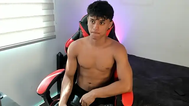 ZYZZ1312 online show from 06-04-26, 06:36