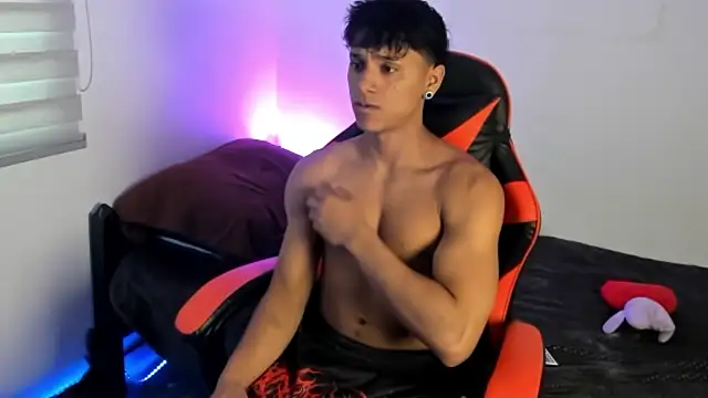 ZYZZ1312 online show from 06-06-26, 08:46
