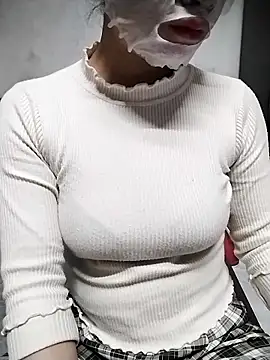 Snapshot of Mie_rose chatting on 11-22-25, 12:31 Mie rose online show from 11-22-25, 12:31