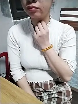 Snapshot of Mie_rose chatting on 02-03-26, 01:37 Mie rose online show from 02-03-26, 01:37