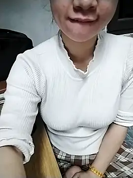 Snapshot of Mie_rose chatting on 02-07-26, 01:20 Mie rose online show from 02-07-26, 01:20