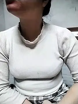 Snapshot of Mie_rose chatting on 02-12-26, 02:12 Mie rose online show from 02-12-26, 02:12