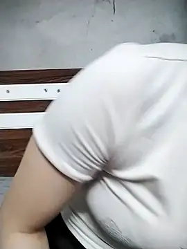 Snapshot of Mie_rose chatting on 02-22-26, 01:40 Mie rose online show from 02-22-26, 01:40