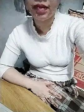 Snapshot of Mie_rose chatting on 03-04-26, 01:44 Mie rose online show from 03-04-26, 01:44