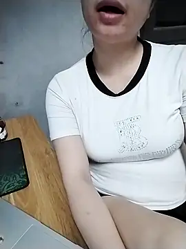 Snapshot of Mie_rose chatting on 03-08-26, 02:10 Mie rose online show from 03-08-26, 02:10