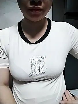 Snapshot of Mie_rose chatting on 04-12-26, 01:49 Mie rose online show from 04-12-26, 01:49