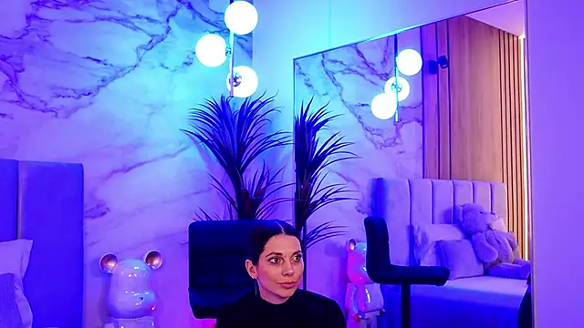 EllyLynn online show from 10-27-25, 07:40