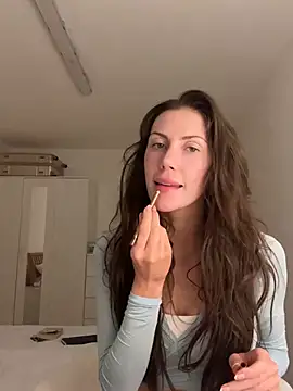 Snapshot of MilaRenee chatting on 03-15-26, 09:54 MilaRenee online show from 03-15-26, 09:54