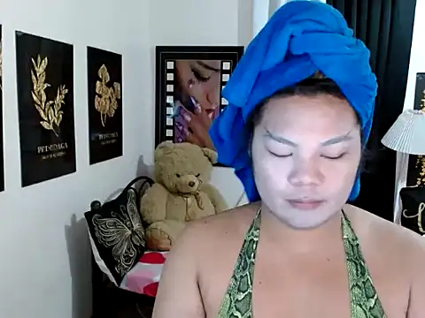 TSbrianaHugeCock online show from 04-10-26, 02:00