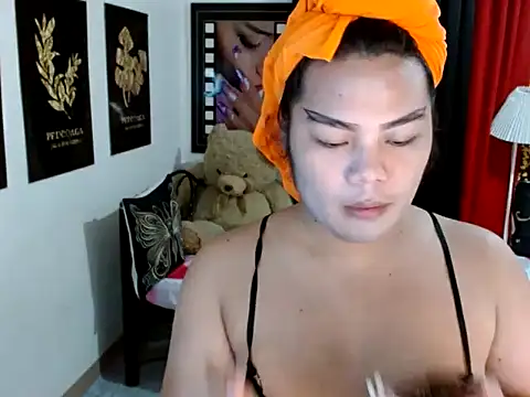 TSbrianaHugeCock online show from 05-14-26, 12:45
