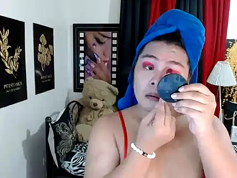 Snapshot of TSbrianaHugeCock chatting on 06-11-26, 02:37 TSbrianaHugeCock online show from 06-11-26, 02:37