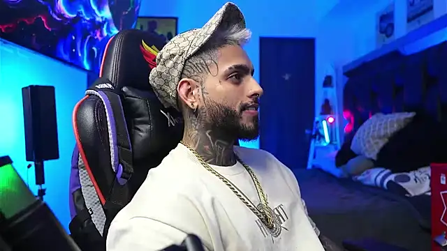 logan hugh8 online show from 02-03-26, 06:40